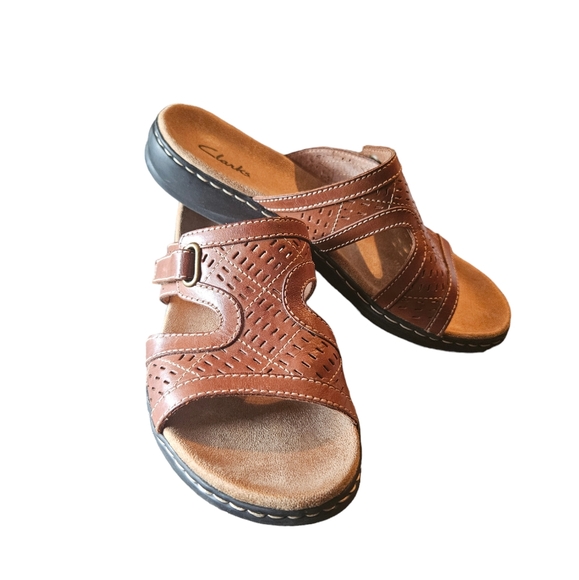 Clarks Womens Brown 15260 Leather Comfort Flat Slip On Sandals Size 7.5M - Picture 2 of 8